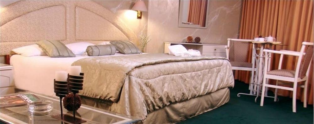 Casa Andina Standard Trujillo Plaza Hotel Bagian luar foto