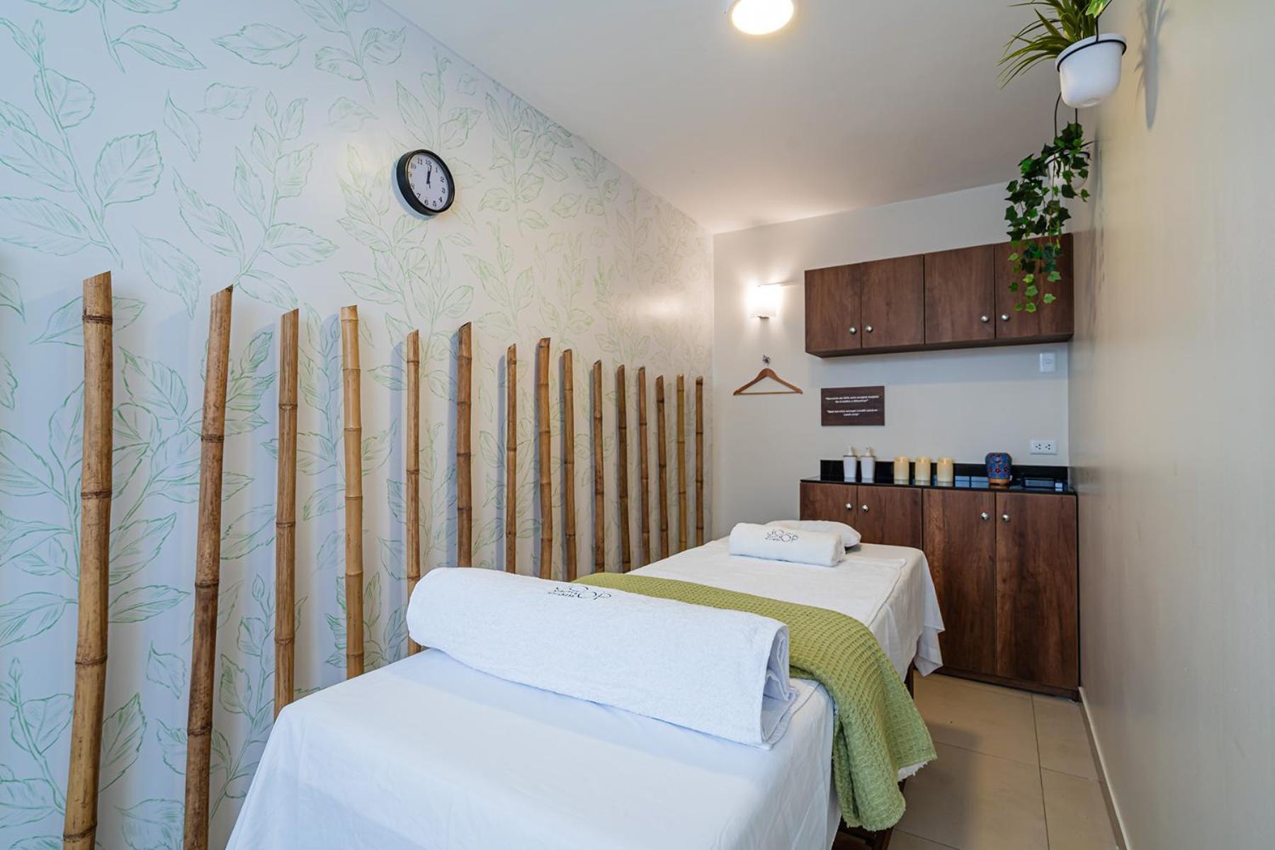Casa Andina Standard Trujillo Plaza Hotel Bagian luar foto
