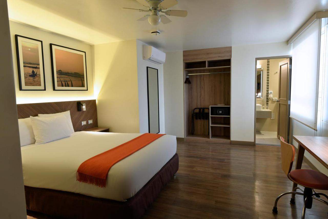 Casa Andina Standard Trujillo Plaza Hotel Bagian luar foto