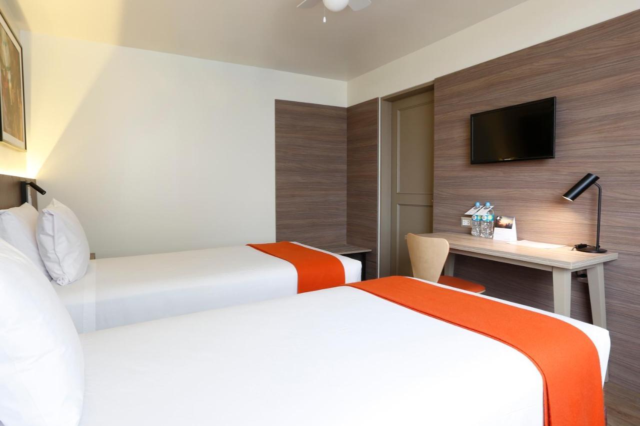 Casa Andina Standard Trujillo Plaza Hotel Bagian luar foto